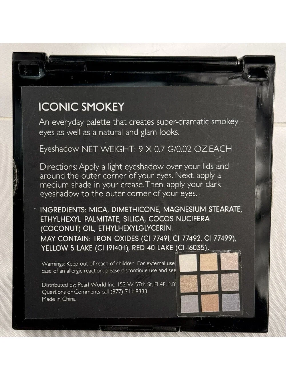 Eyeshadows In Rosy Chic And Iconic Smokey